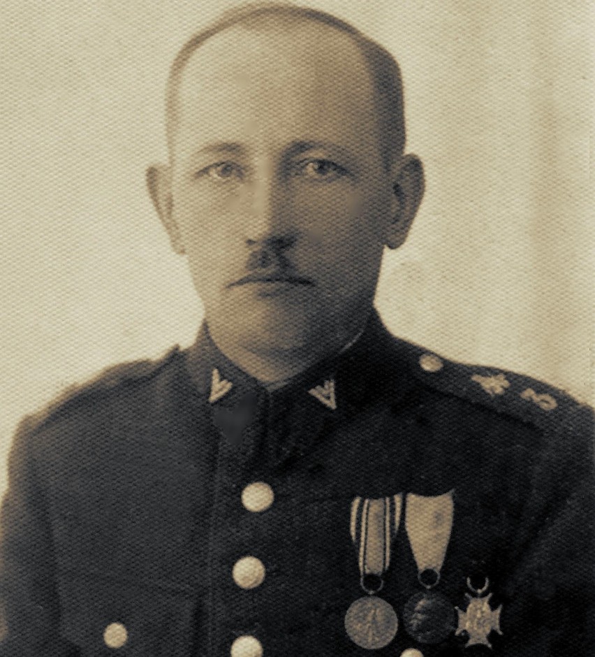 Jan Jakuczek, przedwojenny żołnierz, wcześniej legionista,...