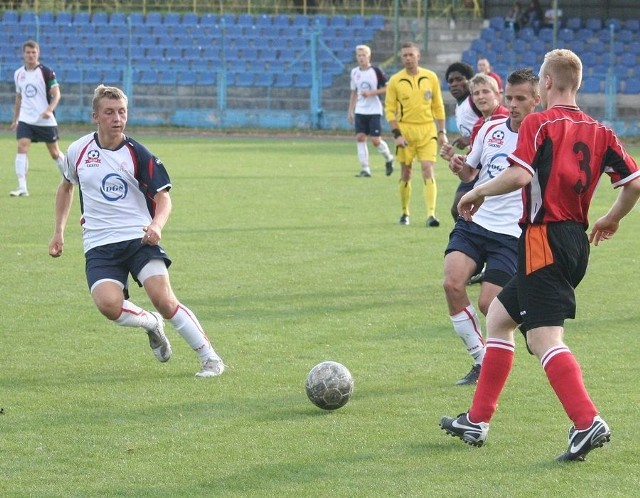 Mecz V ligi Lider - MGKS Lubraniec (2:0). Włocławianie (białe koszulki) w tym sezonie zanotowali komplet 9. zwycięstw w meczach o stawkę