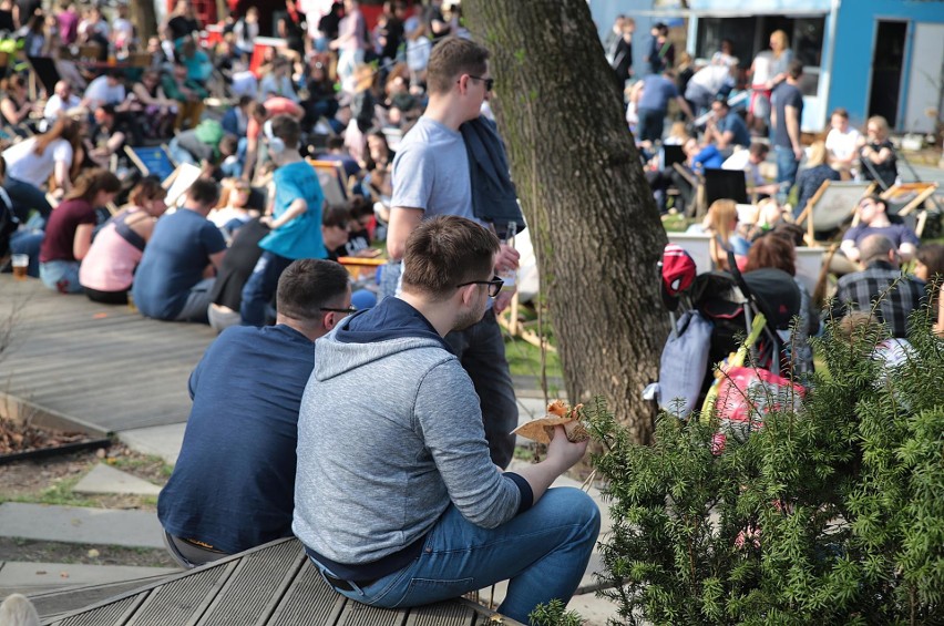 Kraków. Wielkie otwarcie Bezogródek Food Truck Park [ZDJĘCIA]