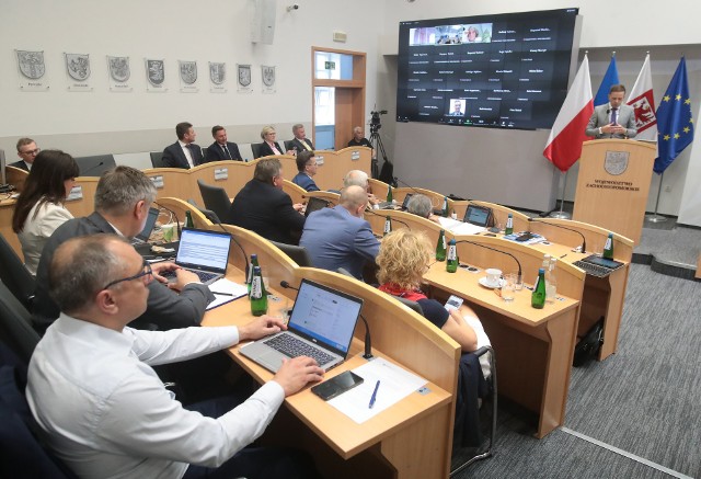 Środową sesję Sejmiku zdominowała dyskusja dotycząca kondycji naszego województwa.