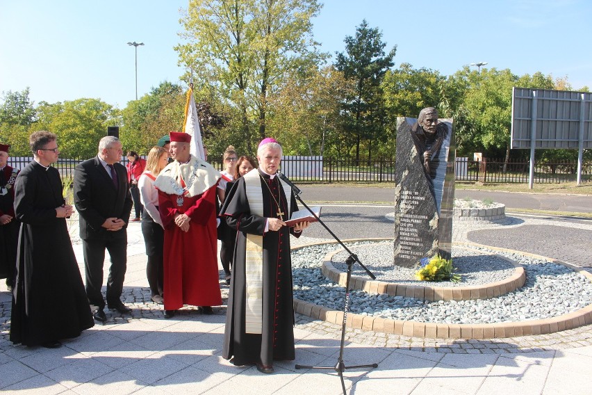 Pomnik Jerzego Kukuczki w Katowicach
