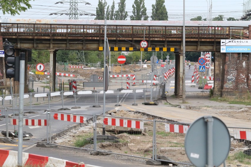 Armagedon na Długiej. Zamknięty wiadukt, są objazdy [ZDJĘCIA]