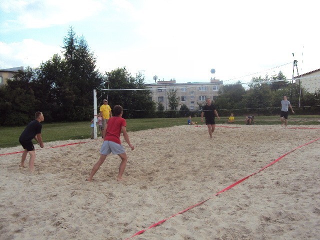 W środę 29 sierpnia ruszy Finał Gminnego Turnieju Plażowej Piłki Siatkowej o Puchar Rady Gminy Cewice. Jego uczestnicy grali wcześniej na boisku w Cewicach (na zdjęciu).Fot. GCK Cewice
