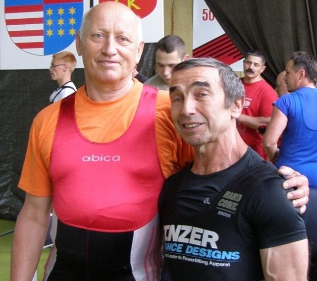 Włodzimierz Żmijewski (z prawej) i Andrzej Lulek po zakończeniu rywalizacji na kieleckim pomoście.