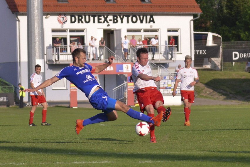 Drutex-Bytovia przegrywa z Wigrami Suwałki 1:2. W 28 minucie...