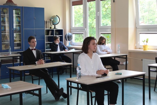 Już w ubiegłym roku egzamin ósmoklasistów, tak jak w szkole numer 2 w Przysusze, był przeprowadzany w małych grupach.