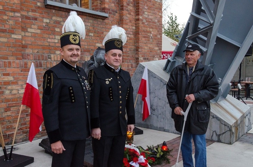 Siemianowice Śląskie: W Parku Tradycji odsłonięto obelisk poświęcony górnikom [ZDJĘCIA]