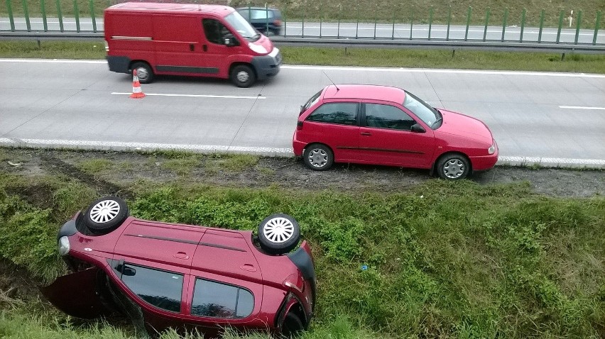 Autostrada A4 była zablokowana. Musiał lądować śmigłowiec (ZDJĘCIA)