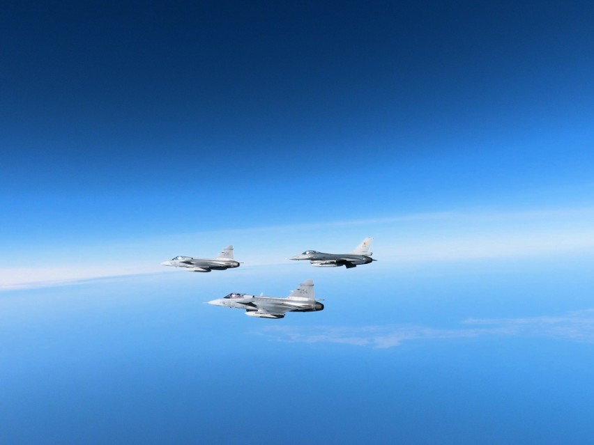 Szwedzkie Gripeny po raz pierwszy w służbie NATO. Wspólna akcja myśliwców z Belgii i Niemiec oraz Szwecji nad Bałtykiem