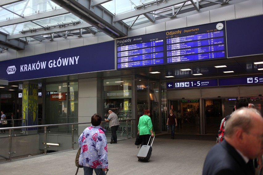 Dworzec kolejowy Kraków Główny jest dodatkiem do galerii handlowej? [ZDJĘCIA]