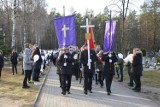 Pożar kamienicy w Lęborku. Pogrzeb trzynastoletniego Janka, drugiej ofiary podpalenia kamienicy przy ulicy Pileckiego [zdjęcia] 