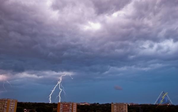 Poranna burza nad Szczecinem.