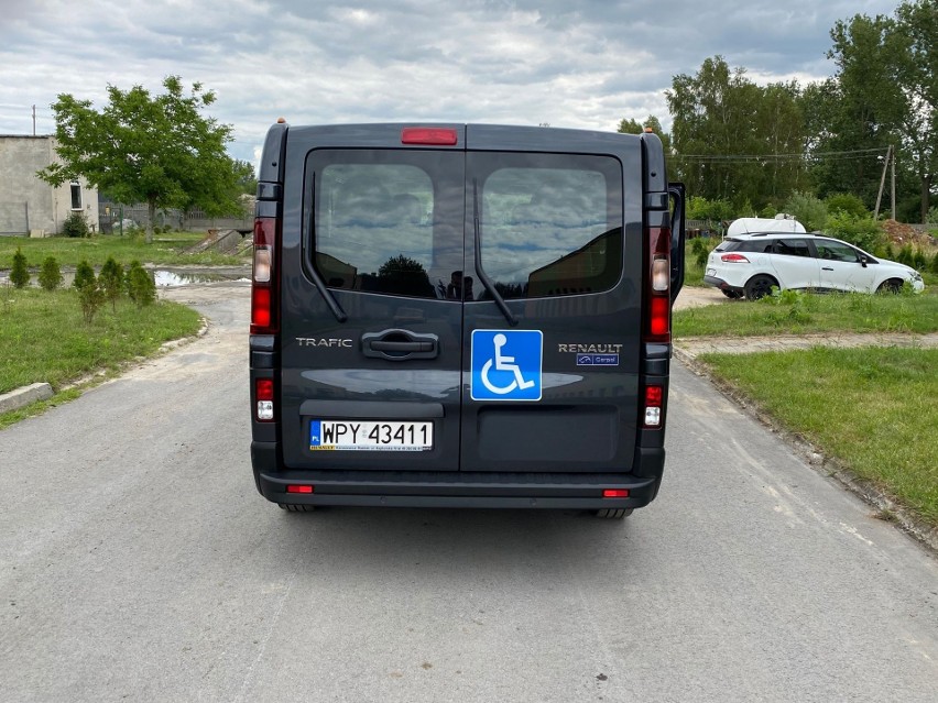 Gmina Przysucha kupiła nowy samochód do przewozu osób niepełnosprawnych