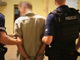 Napad na księdza w Zabrzu. Napastnik groził mu rewolwerem. Duchowny sam złapał przestępcę i oddał w ręce policji 