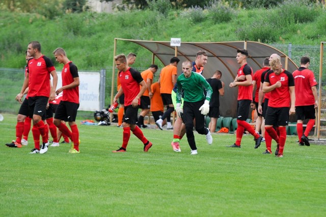 Start po raz drugi w tym sezonie pokonał Victorię 1-0.