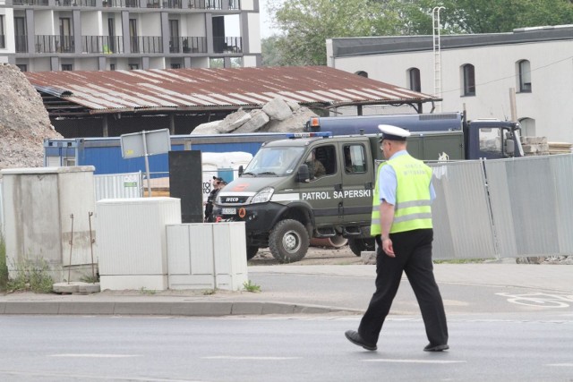 Niewybuch znaleziony na budowie zagrażał mieszkańcom okolicznych budynków. W piątek rano trwała ewakuacja, aby patrol saperski mógł usunąć niebezpieczne znalezisko