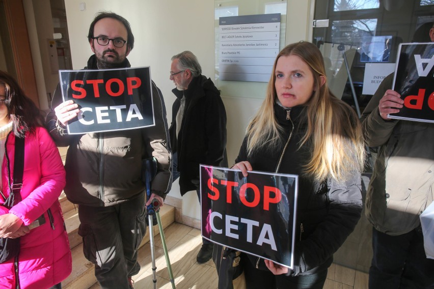 Nie chcą umowy CETA. Namawiają Annę Fotygę do głosowania przeciw umowie