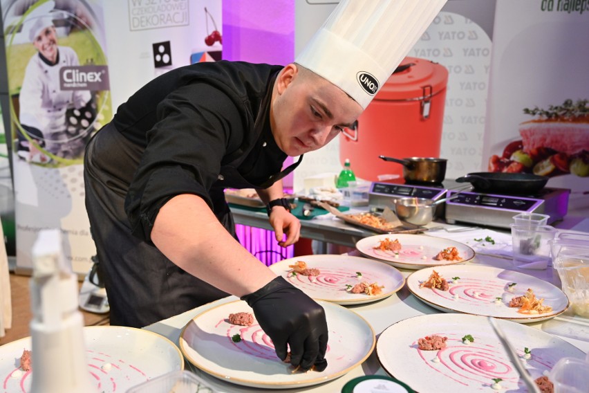Junior Culinary Cap 2020. W Kielcach rywalizują młodzi adepci sztuki kulinarnej z całej Polski (ZDJĘCIA)