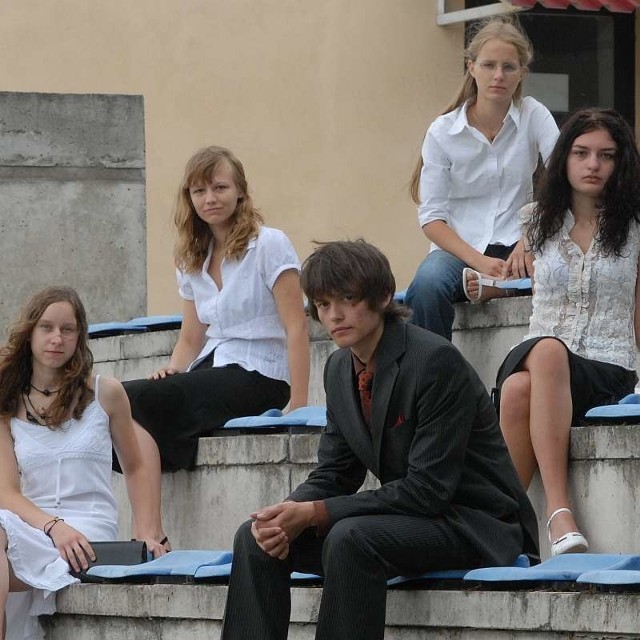 Uczniowie III LO w Opolu (od lewej): Renata, Ania, Marcin, Anna i Pamela mają bardzo zróżnicowane poglądy na Kościół. Podobnie jak cała polska młodzież.