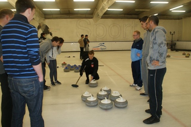 Curling cieszy się w Toruniu coraz większą popularnością.