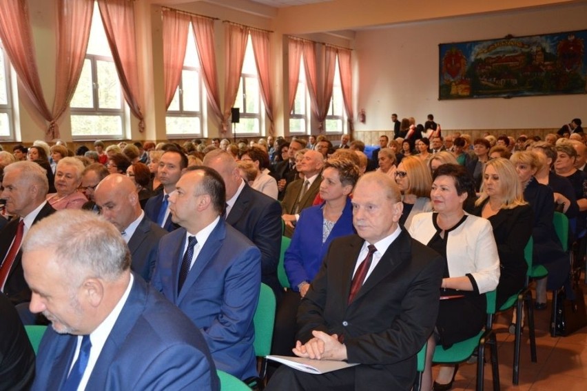 W Staszowie świętowali nauczyciele i pracownicy obsługi placówek oświatowych