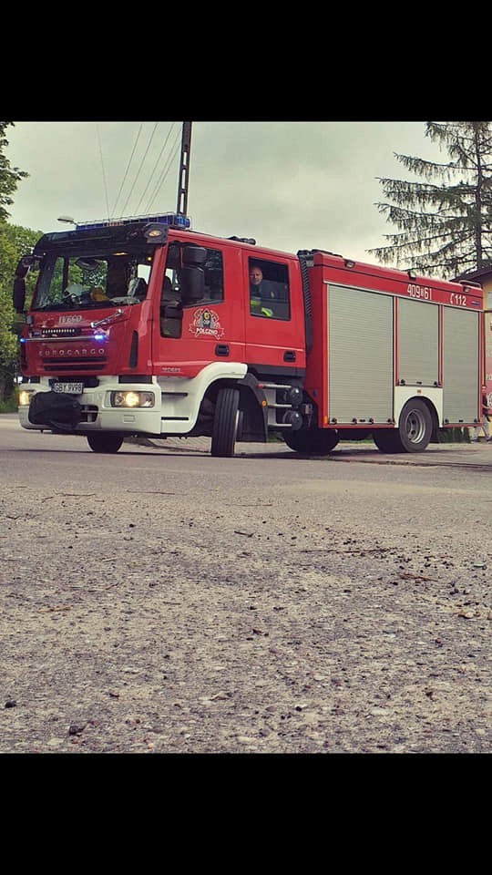 Powiat bytowski. Wypadek koło Półczna. Jedna osoba w szpitalu (zdjęcia)