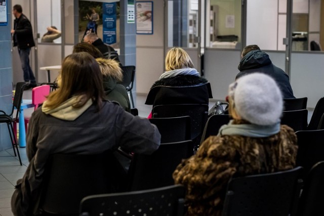 Emeryci, którzy postanowili pracować mimo przyznanej emerytury muszą uważać. Zakład Ubezpieczeń Społecznych odrzuca większość wniosków o ponowne przeliczenie emerytur. Dlaczego? Sprawdźcie!WIĘCEJ NA KOLEJNYCH STRONACH>>>