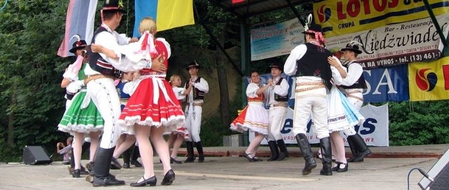 Zarówno w Ustrzykach, jak i Lesku będzie można w tym roku podziwiać zespoły ludowe z Polski, Ukrainy, Słowacji i Węgier.