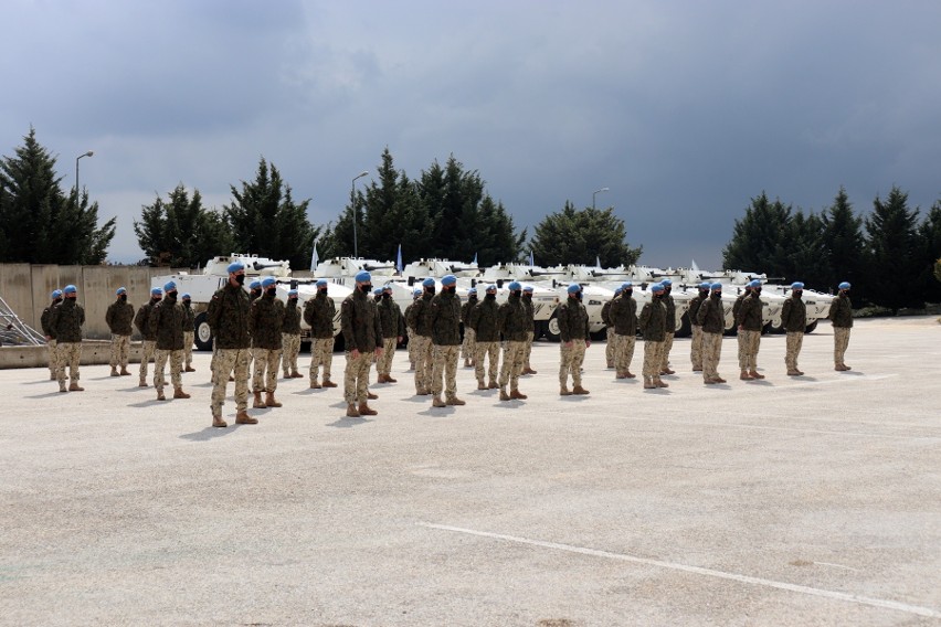 12 BZ. Przekazanie zmiany w rejonie misji w Libanie. Służą na niej głównie żołnierze 2 batalionu piechoty zmotoryzowanej ze Stargardu