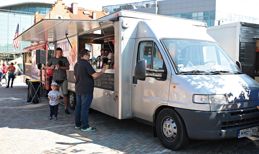 Street Food Polska Festival czyli zlot foodtrucków w Krakowie [ZDJĘCIA]