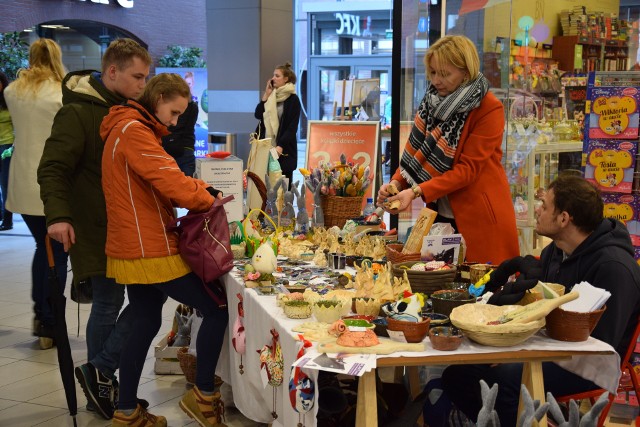 W Focus Park Rybnik ruszył kiermasz wielkanocny, który potrwa do niedzieli. Kupując tam ozdoby i dekoracje świąteczne przy okazji wspieracie m.in. fundacje charytatywne oraz osoby niepełnosprawne