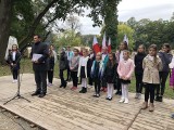 Piknik patriotyczno- historyczny z okazji  100-lecia  odzyskania przez Polskę niepodległości w Parku Katyńskim w Byszowie