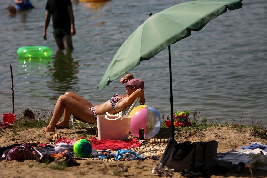 Kraków. Kąpielisko w Przylasku Rusieckim tymczasowe. Kąpiel dozwolona tylko w sierpniu [ZDJĘCIA]