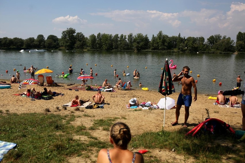 Kraków. Kąpielisko w Przylasku Rusieckim tymczasowe. Kąpiel dozwolona tylko w sierpniu [ZDJĘCIA]