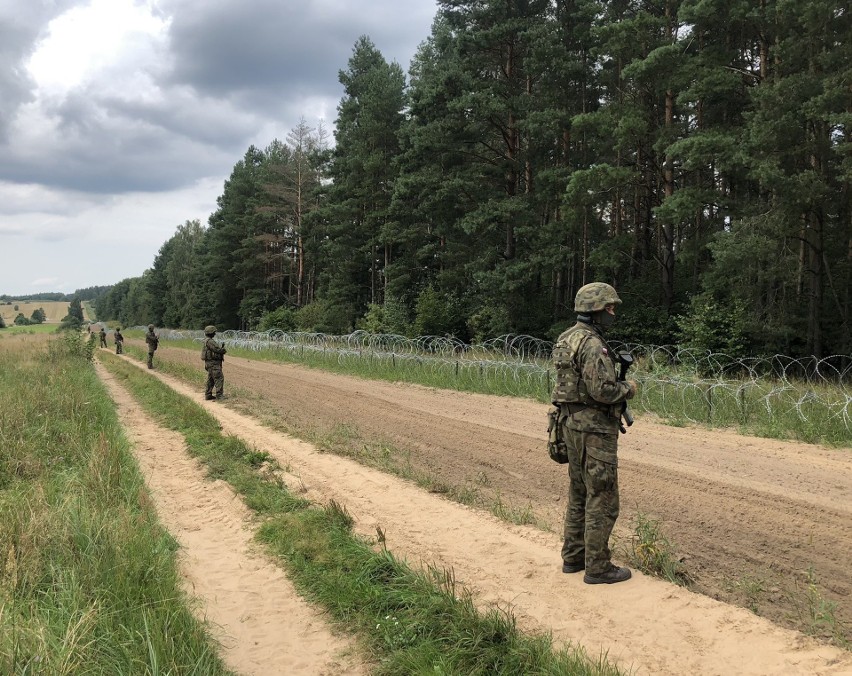 Na polsko-białoruskiej granicy powstanie płot o wysokości 2,5 metra. Budowa ruszy w tym tygodniu. Tak zapowiedział Mariusz Błaszczak