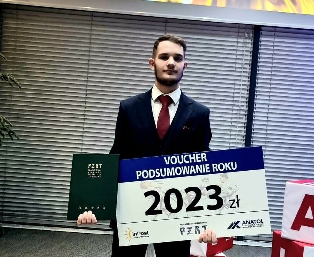 Konrad Kałasznikow, zawodnik Klubu Karate NIDAN Zielona Góra, w 2023 roku był najlepszym juniorem młodszym w Polsce.
