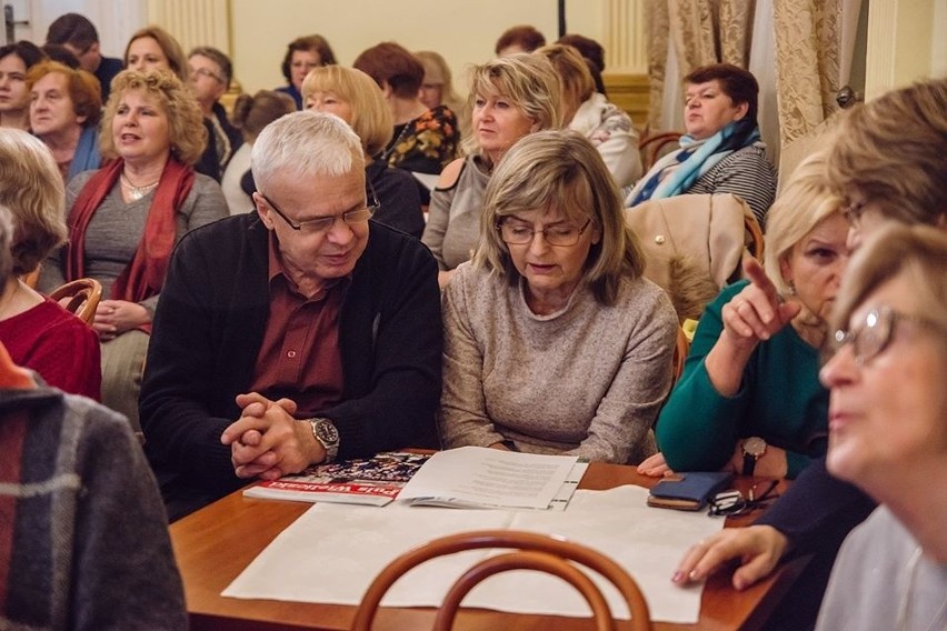 Wieliczka. Wspólnie kolędowali z chórem Towarzystwa Śpiewaczego Lutnia w Centrum Kultury i Turystyki [ZDJĘCIA]