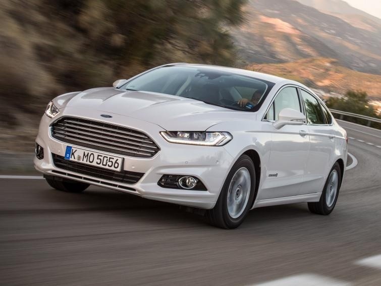 Ford Mondeo Hybrid - cena 126 800 zł / Fot. Ford