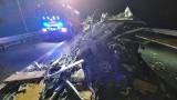 Śmiertelny wypadek na S3 pod Międzyrzeczem. Kamper uderzył w wojskową ciężarówkę. Nie żyją dwie osoby, w tym 10-letnie dziecko