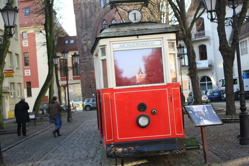 Niszczejący tramwaj w Słupsku