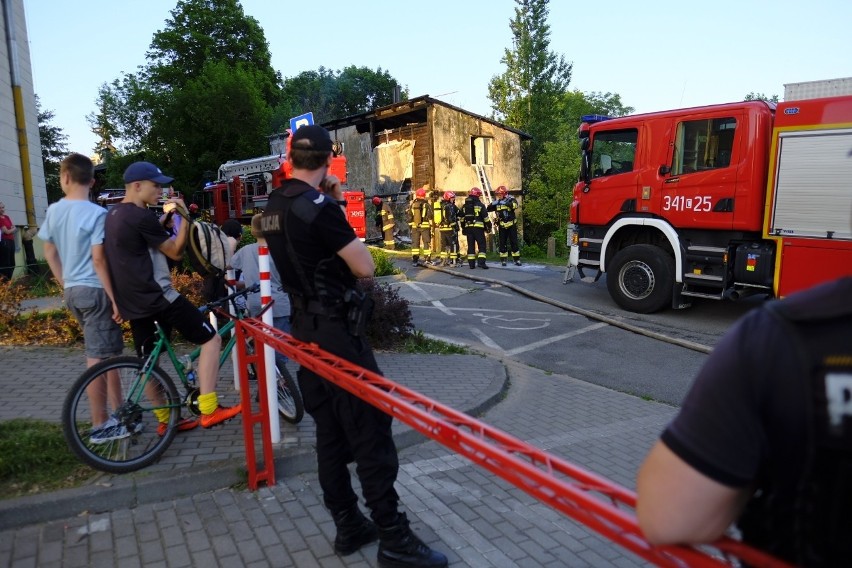 Pożar budynku na ulicy Morcinka 34 w Toruniu. Z ogniem...