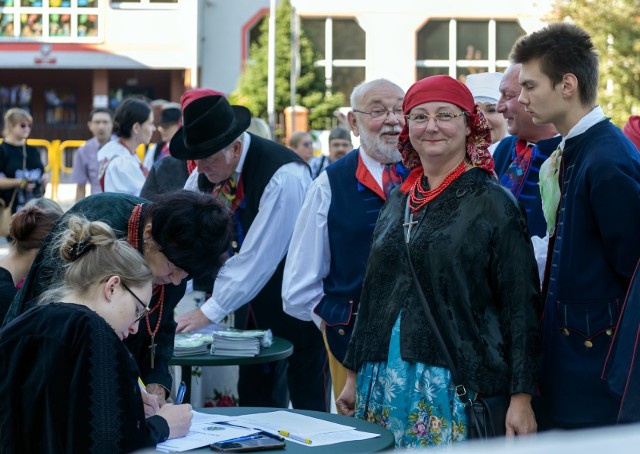 16 września 2023r. w Bytomiu odbyła się plenerowa impreza "Śląski Plac w Miechowicach", której celem było kultywowanie śląskich tradycji.