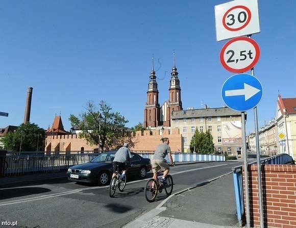 Znaki pojawiły się w dzielnicy generalskiej oraz w ścisłym centrum miasta.