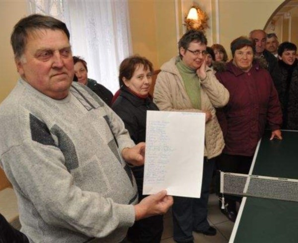 Mieszkańcy obawiają się, że świetlica zostanie zamknięta na zawsze. uważają też, że remont mógłby odbyć się bez oddawania kluczy.