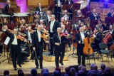 W Filharmonii Pomorskiej wystąpiła popularna Grupa MoCarta, maestro Maciej Niesiołowski i trzy urodziwe solistki [ZDJĘCIA]