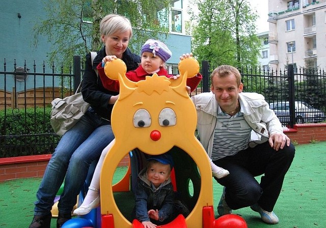 - Rodzina jest dla mnie najważniejsza - mówi Zbigniew Małkowski. W Kielcach mieszka z żoną Agnieszką i dwójką dzieci - Julią i Sebastianem.