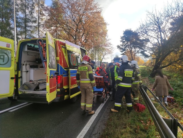 Wypadek w Czarnym Dunajcu. Samochód osobowy zderzył się ze skuterem