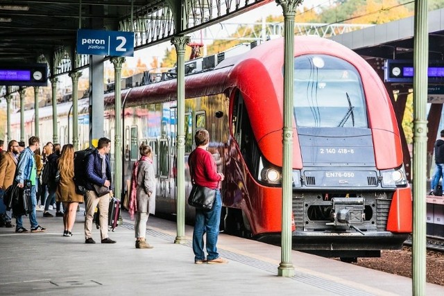 W nowym rozkładzie jazdy PKP od 10 grudnia 2023 roku pojawią się m.in. nowe połączenia w weekendy i w święta między Toruniem  i Bydgoszczą.