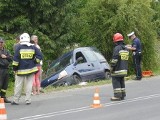 Śmiertelny wypadek. Pijany kierowca renault dachował w rowie