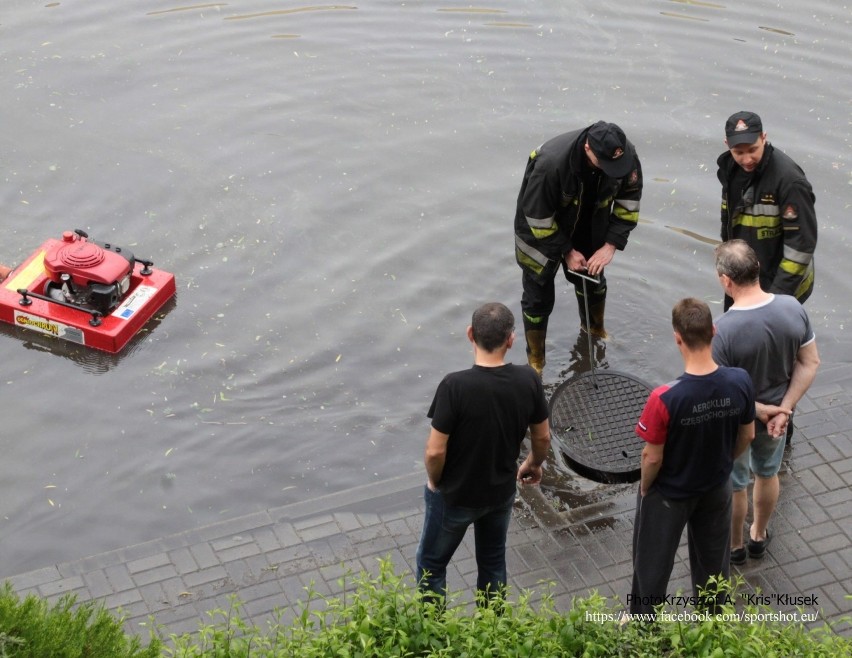 Burza w Częstochowie: Gradobicie i zalane ulice. 53 interwencje Straży Pożarnej